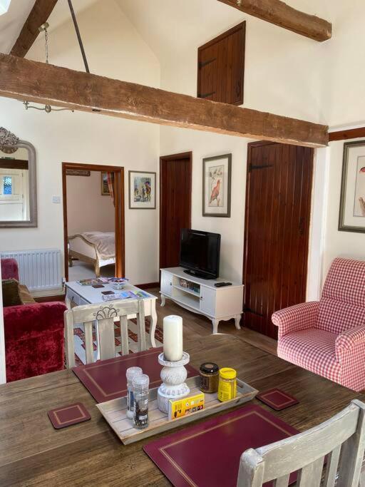 The Grooms Loft Self Contained Apartment Milton Abbas Buitenkant foto