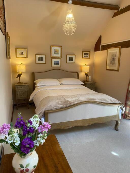 The Grooms Loft Self Contained Apartment Milton Abbas Buitenkant foto